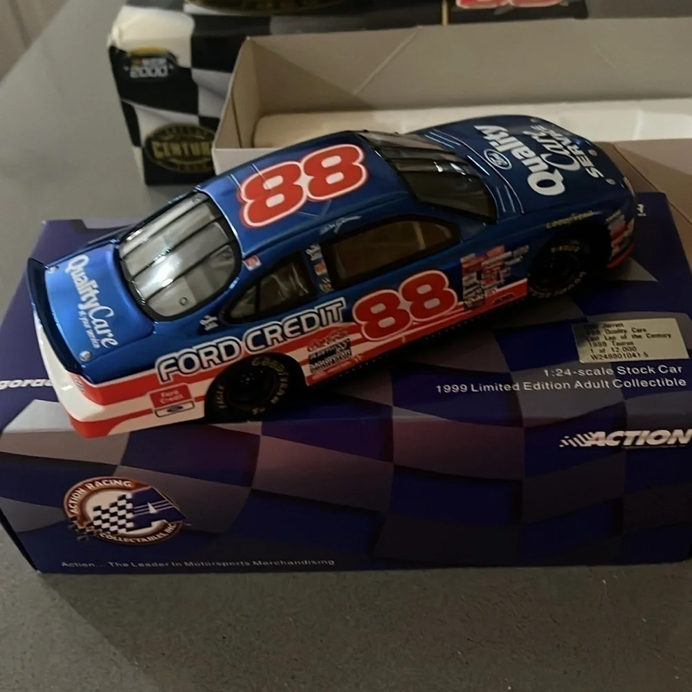 Dale Jarrett #88 Ford Quality Care “Last Lap of the Century” 1999 1:24 Diecast